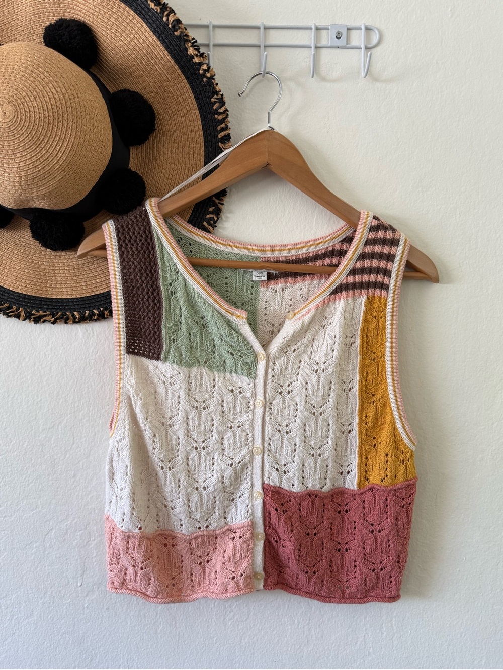 American Eagle Crochet Patchwork Button Up Sweater Vest Size Medium - Picture 8 of 16